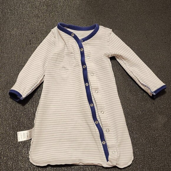 ADORABLE Toronto Maple Leafs Baby Sleep Sack NHL Baby 0-6 Months - Picture 6 of 8